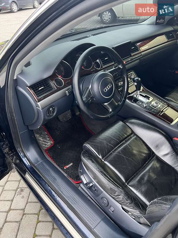 Седан Audi A8 2004 в Львові
