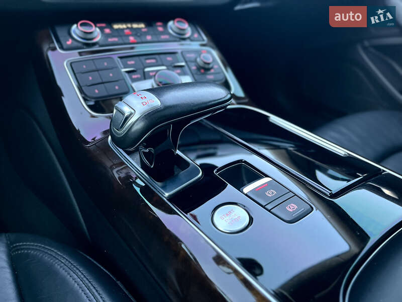 Седан Audi A8 2017 в Виннице