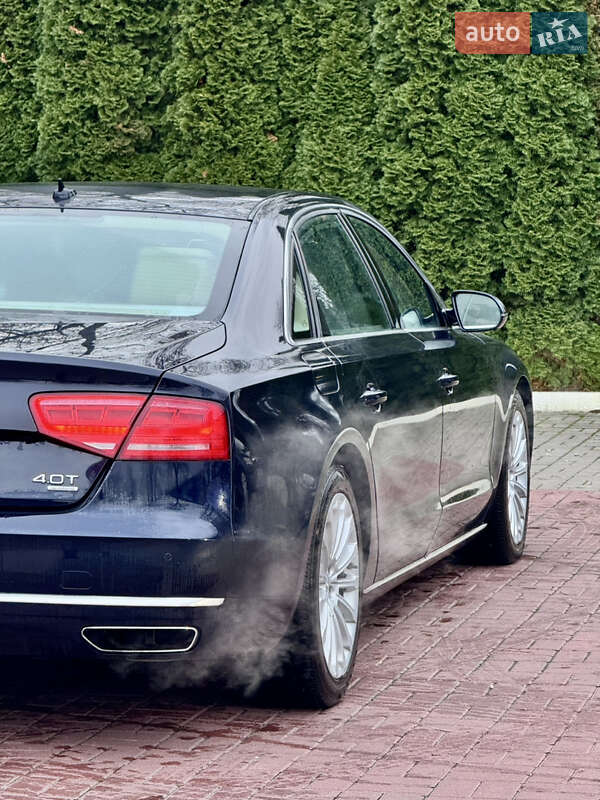 Седан Audi A8 2013 в Киеве