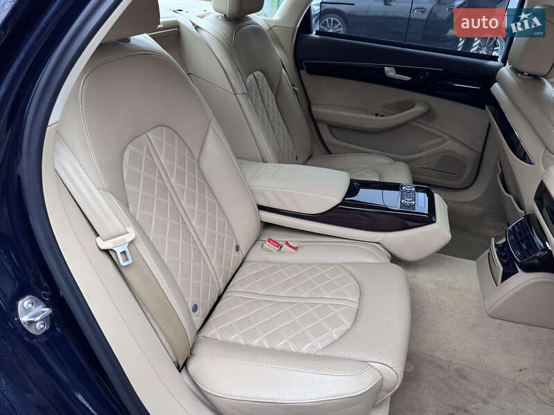 Седан Audi A8 2013 в Киеве