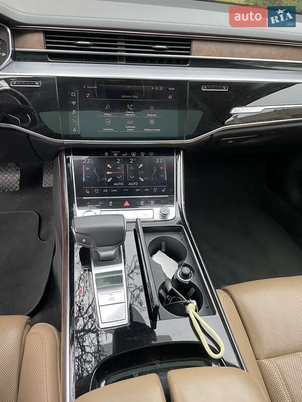 Седан Audi A8 2018 в Львові