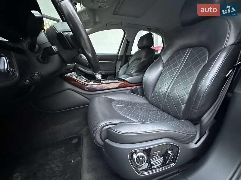 Седан Audi A8 2012 в Ивано-Франковске