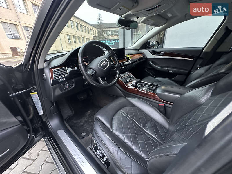 Седан Audi A8 2012 в Ивано-Франковске