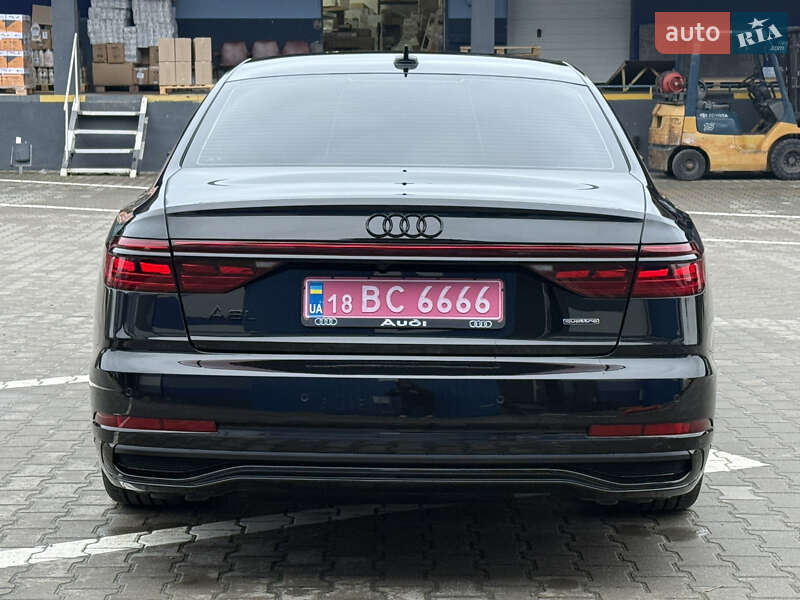 Седан Audi A8 2024 в Ровно