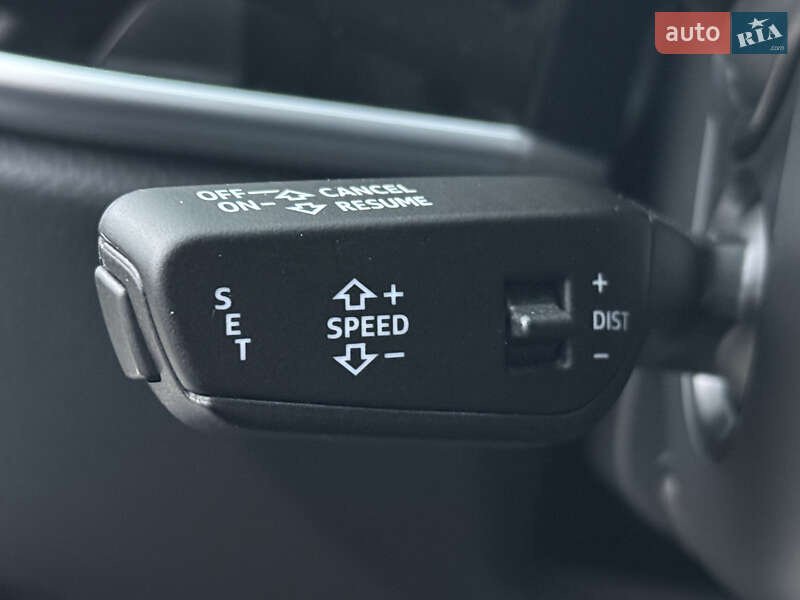 Седан Audi A8 2024 в Ровно