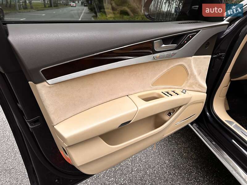 Седан Audi A8 2014 в Киеве