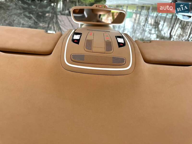 Седан Audi A8 2014 в Киеве