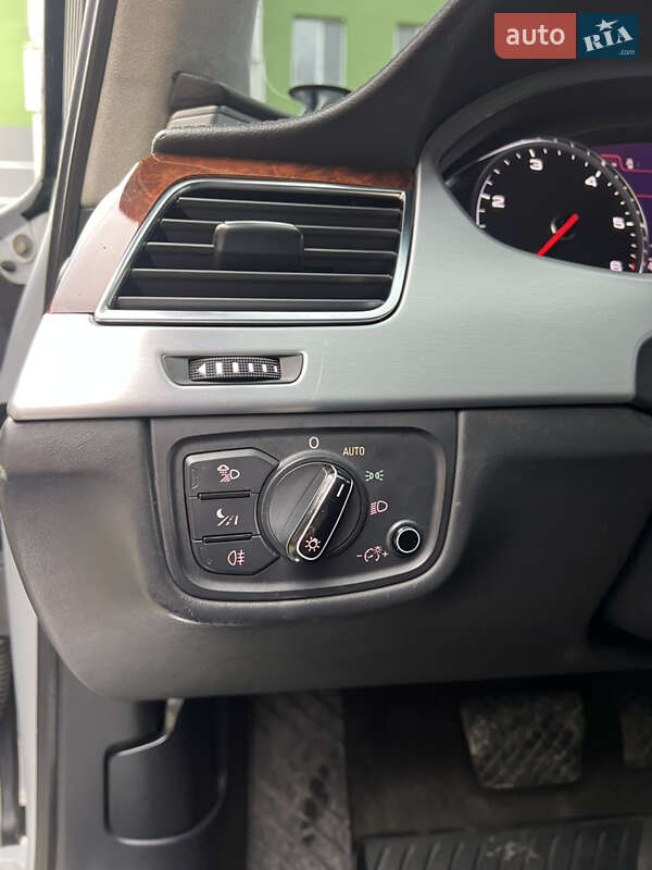 Седан Audi A8 2010 в Новояворовске фото 20 Седан Audi A8 2010 в Новояворовске