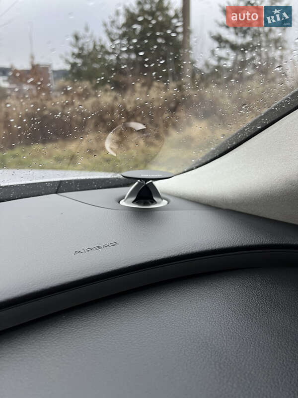 Седан Audi A8 2010 в Новояворовске фото 36 Седан Audi A8 2010 в Новояворовске