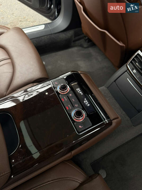 Седан Audi A8 2015 в Днепре фото 23 Седан Audi A8 2015 в Днепре
