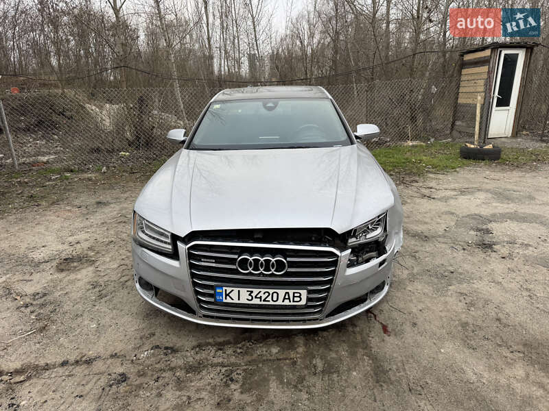 Седан Audi A8 2015 в Киеве