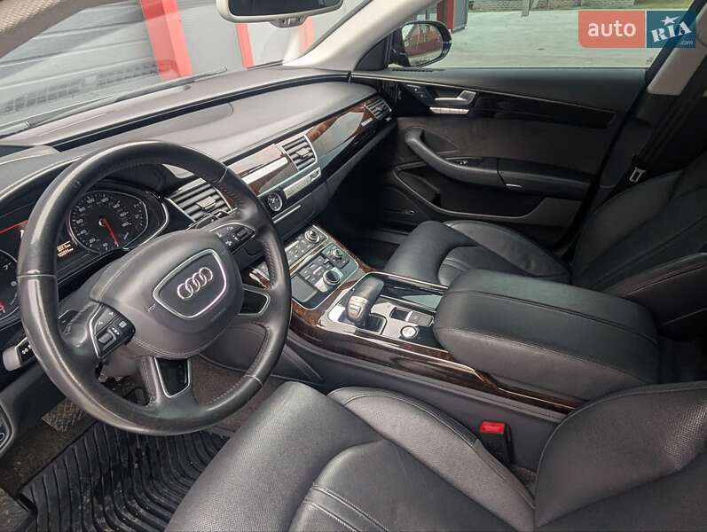 Седан Audi A8 2014 в Борисполе