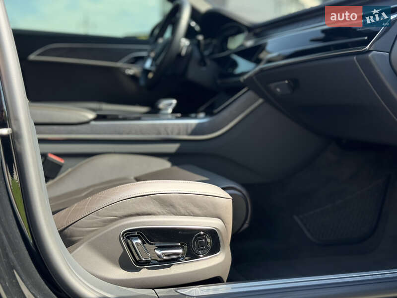 Седан Audi A8 2021 в Ивано-Франковске