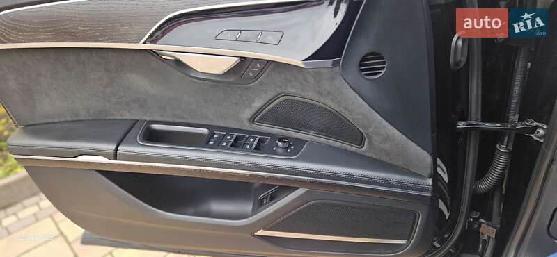 Седан Audi A8 2020 в Тернополе