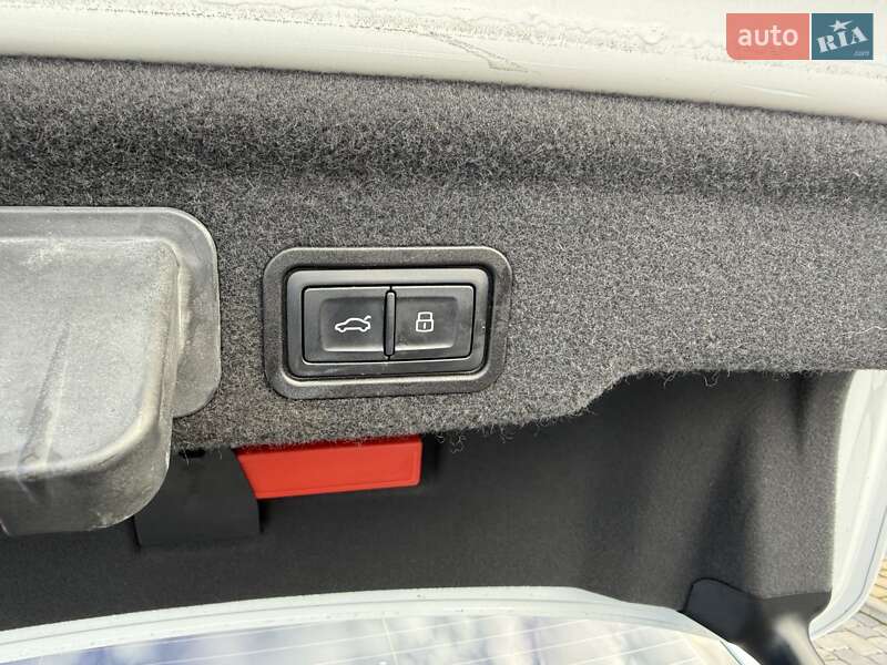 Седан Audi A8 2016 в Львове фото 25 Седан Audi A8 2016 в Львове