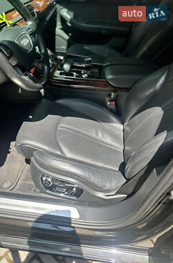 Седан Audi A8 2013 в Сокирянах