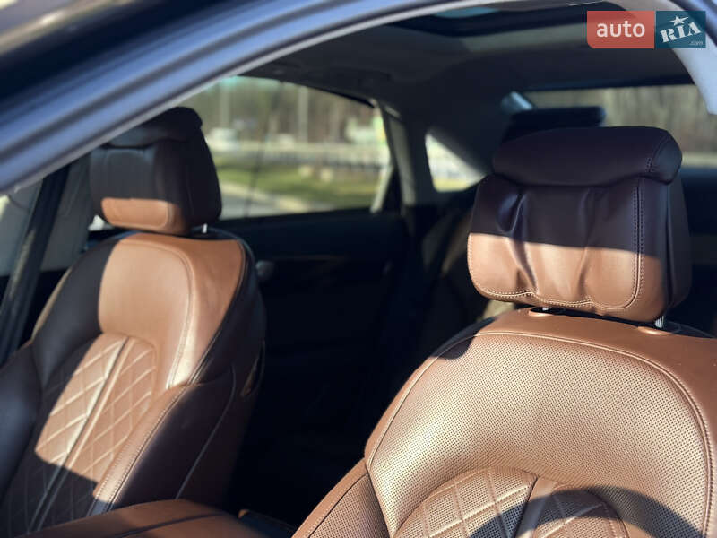 Седан Audi A8 2015 в Киеве фото 12 Седан Audi A8 2015 в Киеве
