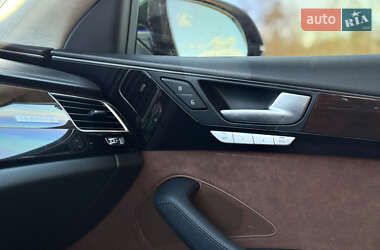 Седан Audi A8 2015 в Киеве