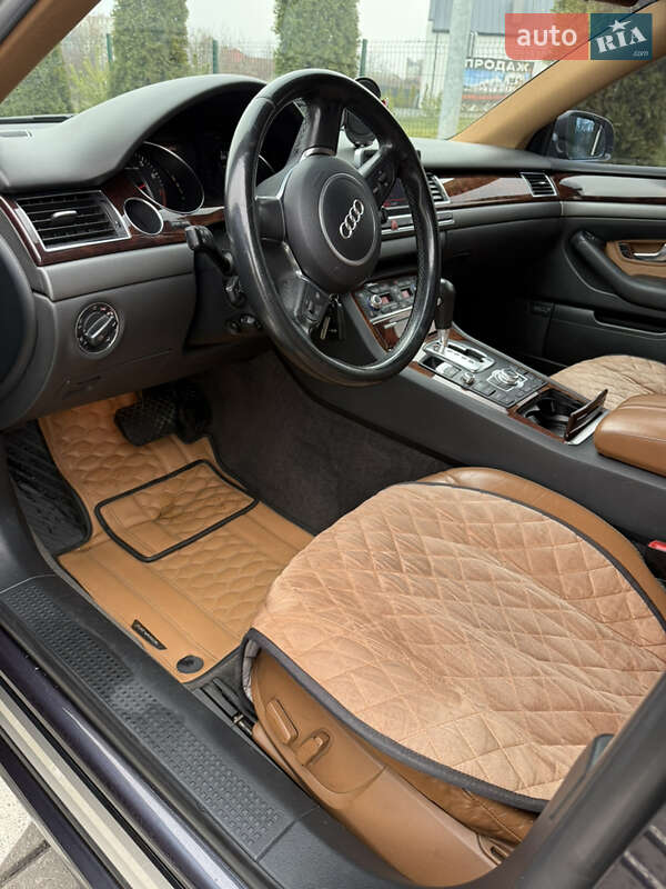 Седан Audi A8 2004 в Киеве