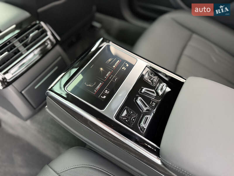 Седан Audi A8 2024 в Хмельницком