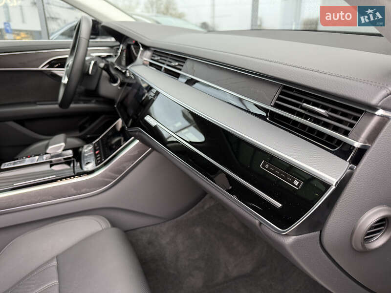Седан Audi A8 2024 в Хмельницком