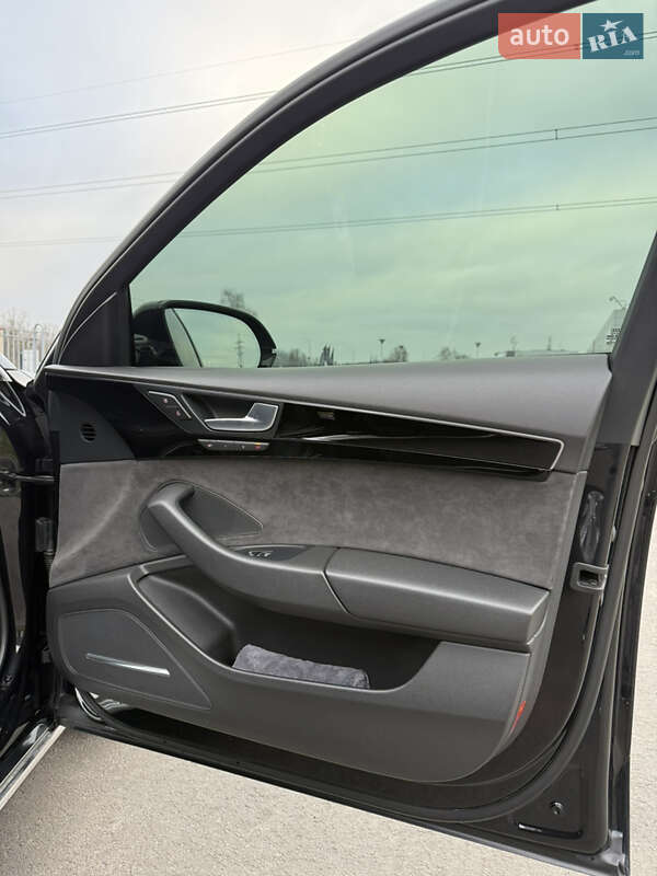 Седан Audi A8 2014 в Киеве