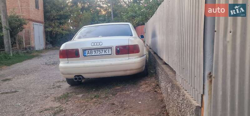 Седан Audi A8 1996 в Виннице