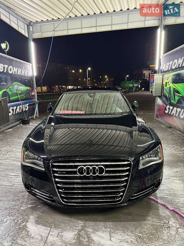 Седан Audi A8 2014 в Луцке