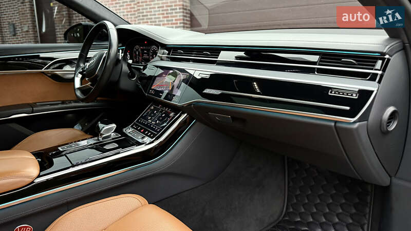 Седан Audi A8 2022 в Киеве