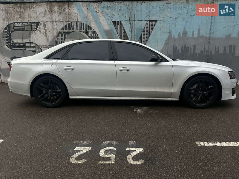 Седан Audi A8 2017 в Киеве