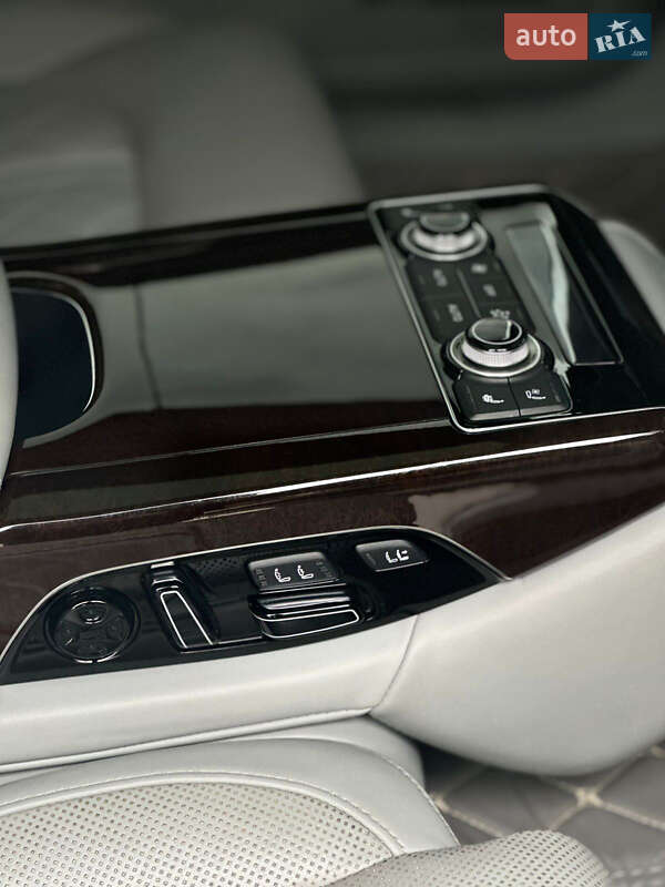 Седан Audi A8 2017 в Киеве