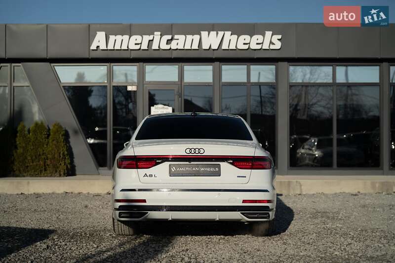 Седан Audi A8 2021 в Черновцах