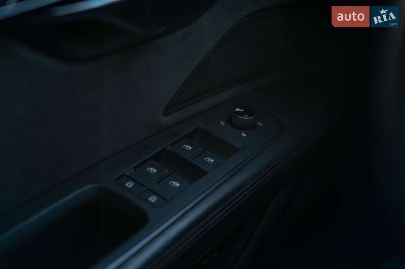 Седан Audi A8 2021 в Черновцах