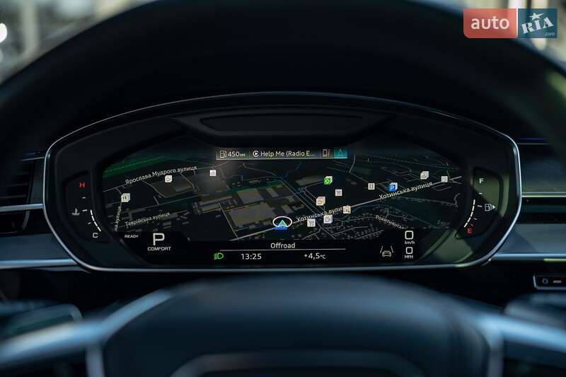 Седан Audi A8 2021 в Черновцах
