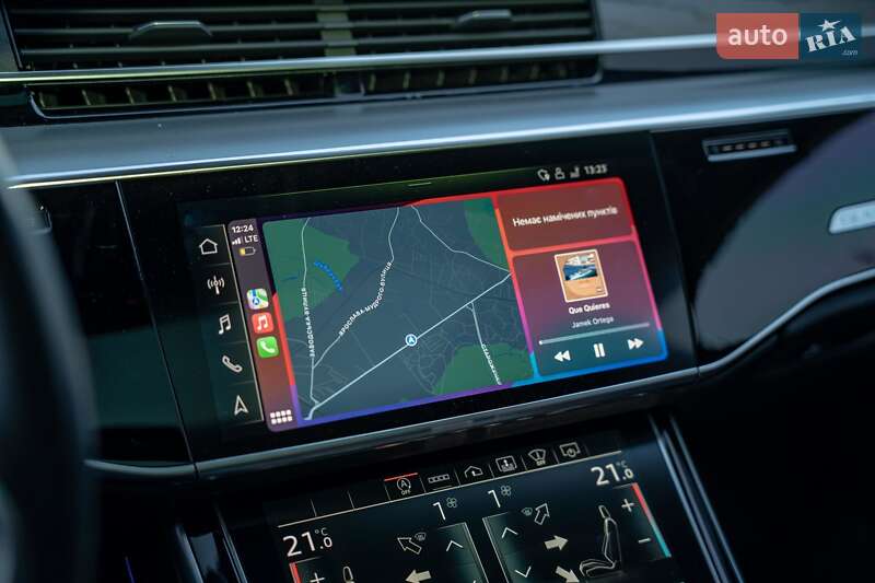 Седан Audi A8 2021 в Черновцах