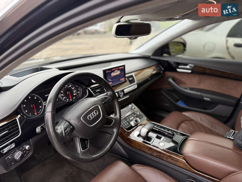 Седан Audi A8 2016 в Николаеве