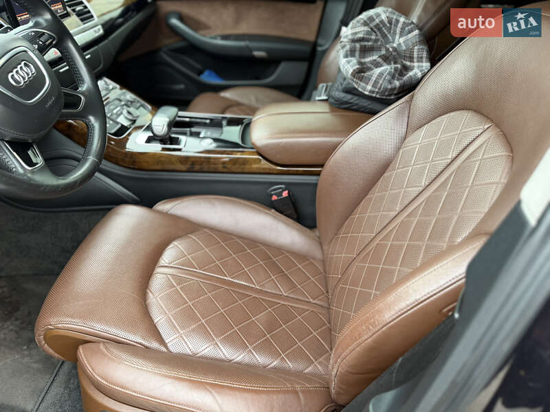 Седан Audi A8 2016 в Николаеве