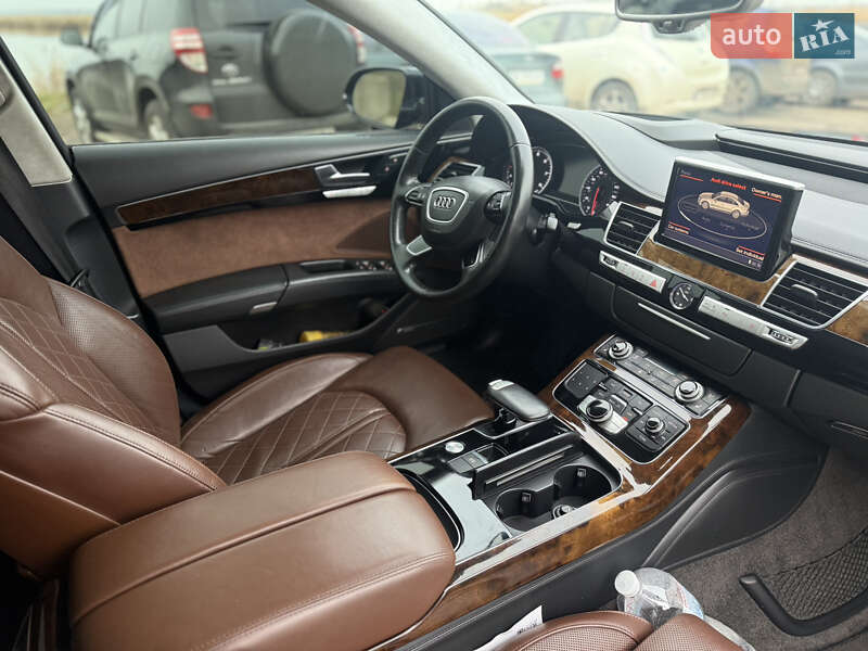 Седан Audi A8 2016 в Николаеве