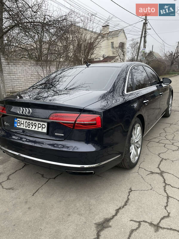 Седан Audi A8 2015 в Днепре