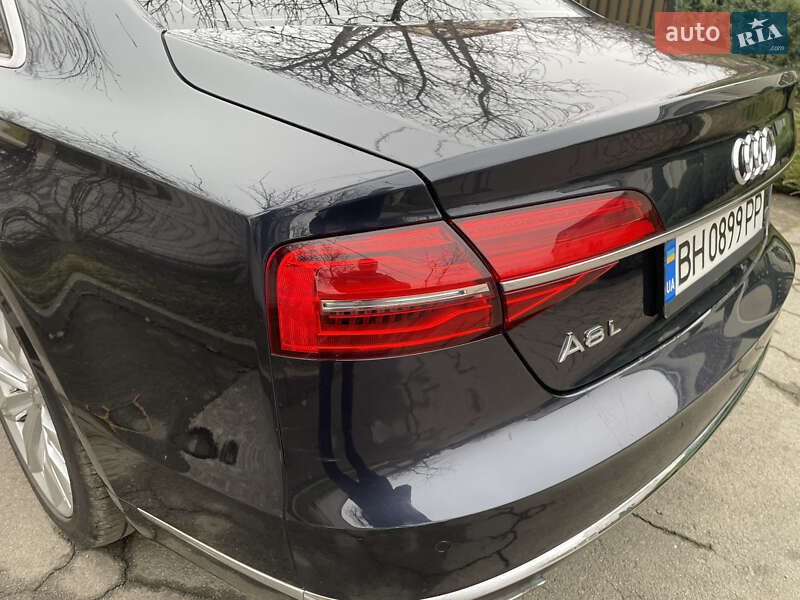 Седан Audi A8 2015 в Днепре