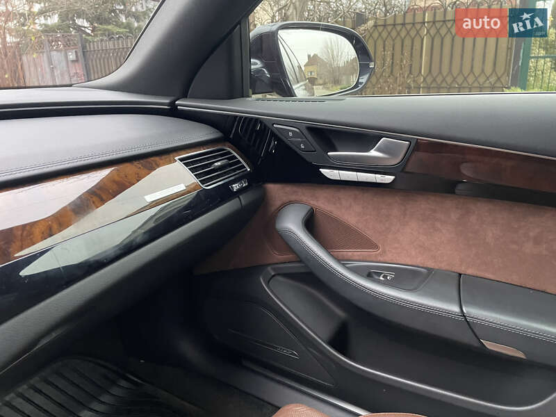 Седан Audi A8 2015 в Днепре