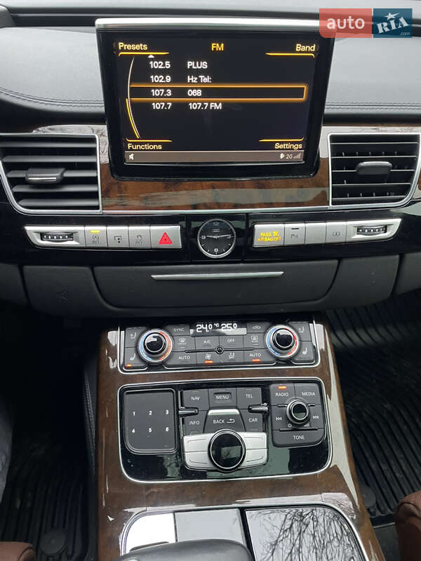Седан Audi A8 2015 в Днепре