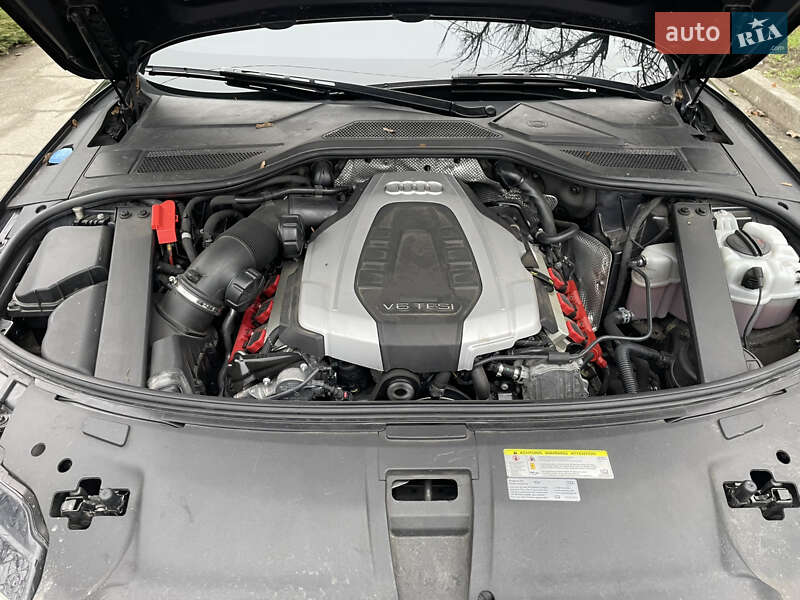 Седан Audi A8 2015 в Днепре