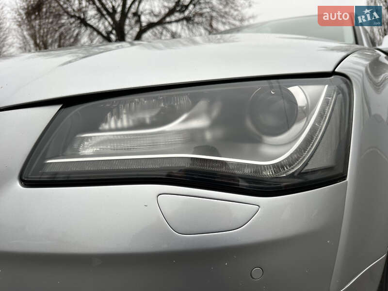 Седан Audi A8 2012 в Киеве