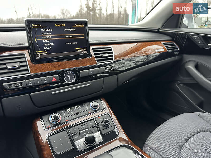 Седан Audi A8 2012 в Киеве