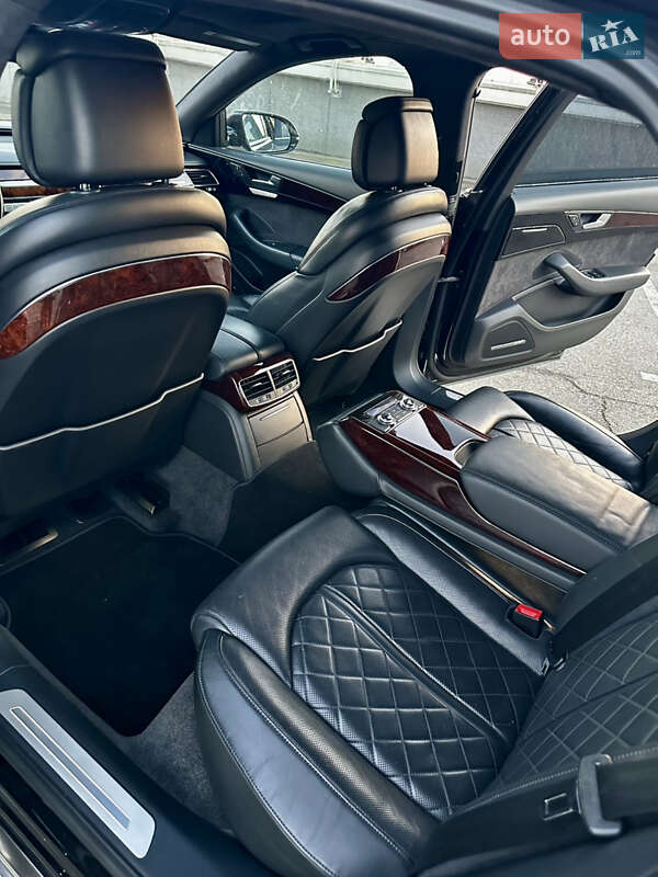 Седан Audi A8 2013 в Киеве