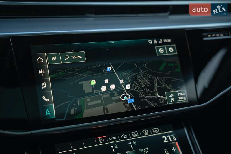 Седан Audi A8 2021 в Черновцах