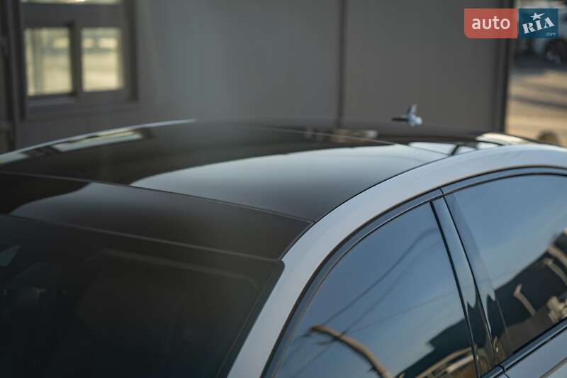 Седан Audi A8 2021 в Черновцах