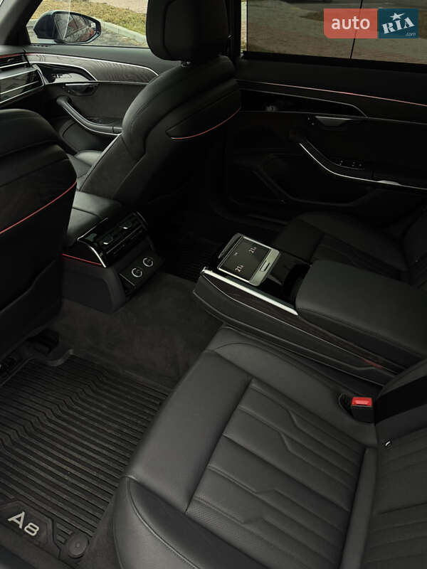 Седан Audi A8 2021 в Виннице