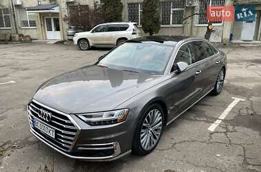 Седан Audi A8 2018 в Львові